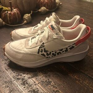 Like new Nike Waffle Debut Retro Sneaker